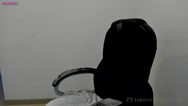 Snapshot of Im_coco chatting on February 2025 02:20:01 PM Im coco online show from February 2025 02:20:01 PM