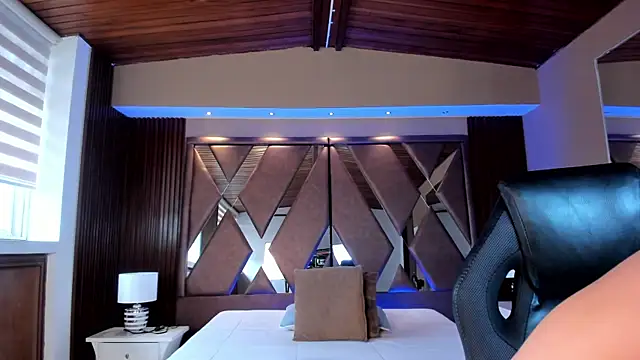 Snapshot of IsabellaaJoness chatting on March 2025 01:06:02 PM IsabellaaJoness online show from March 2025 01:06:02 PM