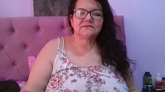 Snapshot of kassandra02 chatting on July 2026 01:50:01 PM kassandra02 online show from July 2026 01:50:01 PM