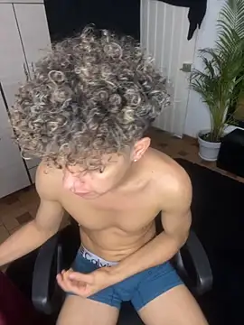 Snapshot of DavidfullOFlove chatting on October 2025 10:18:02 PM DavidfullOFlove online show from October 2025 10:18:02 PM