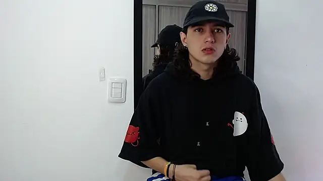 Snapshot of alex_connorr chatting on February 2025 04:14:01 PM alex connorr online show from February 2025 04:14:01 PM