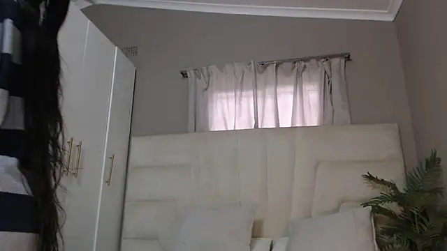 naughtyblackdolie online show from February 2025 05:42:01 AM