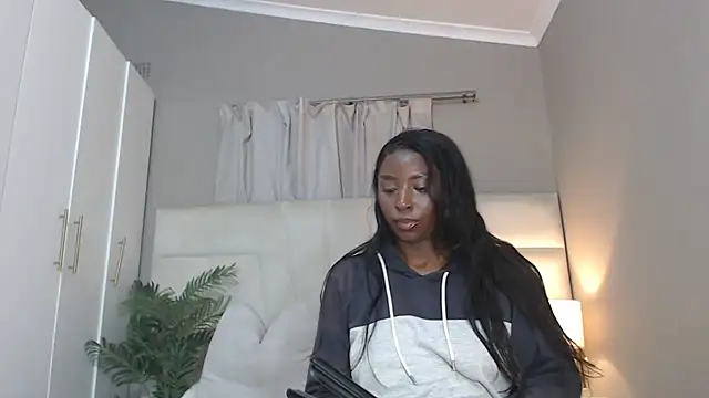 naughtyblackdolie online show from November 2025 03:17:01 AM