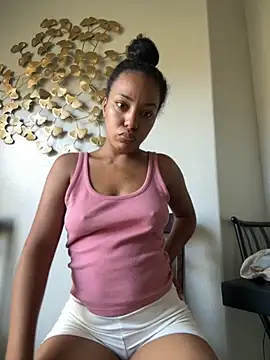 juicyyy323 online show from October 2025 07:34:01 PM