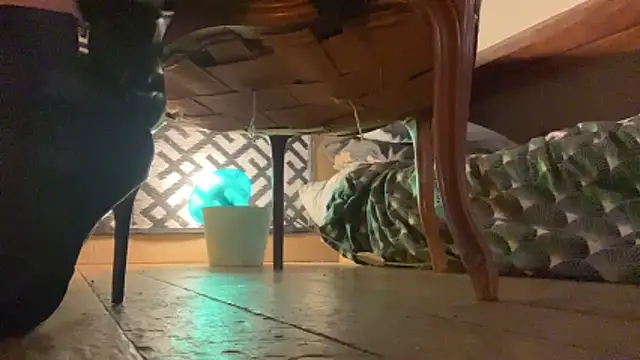 Snapshot of alexheels_boots chatting on November 2025 04:04:01 AM alexheels boots online show from November 2025 04:04:01 AM