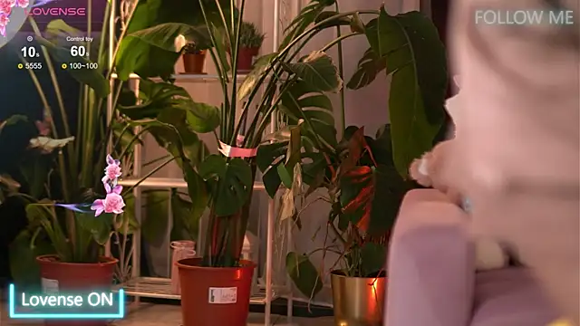 EmilyRaymont online show from December 2025 04:32:01 AM