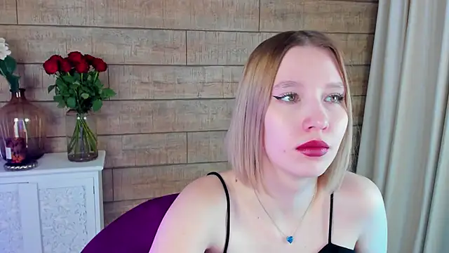 LiliLinn online show from March 2025 08:25:02 AM