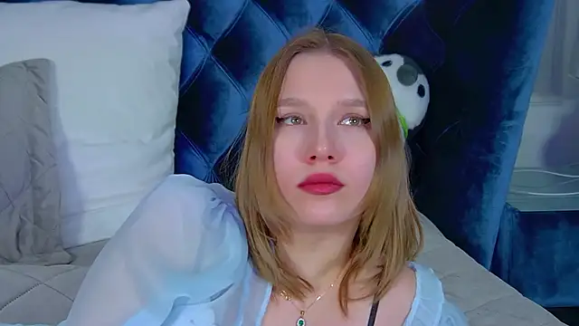 LiliLinn online show from February 2026 06:26:01 AM