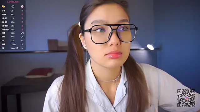 Snapshot of EmmaFisherf chatting on September 2025 03:06:02 AM EmmaFisherf online show from September 2025 03:06:02 AM