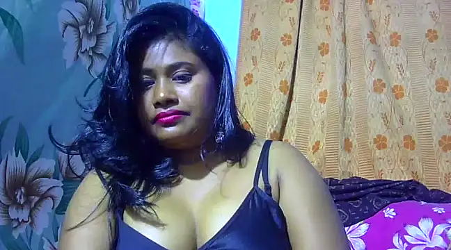 Snapshot of sexy_roma chatting on February 2025 01:21:02 PM sexy roma online show from February 2025 01:21:02 PM