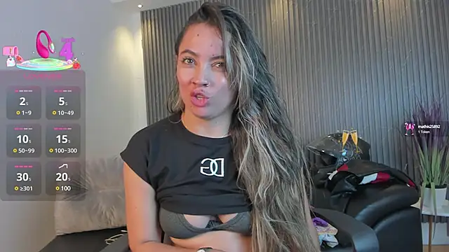 Snapshot of Alessia_Taylorr chatting on February 2025 06:30:02 PM Alessia Taylorr online show from February 2025 06:30:02 PM