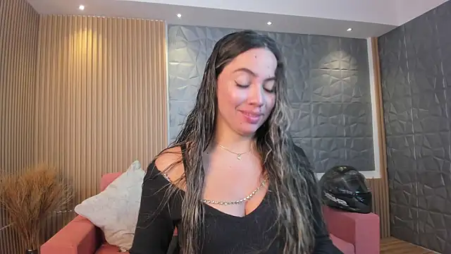 Snapshot of Alessia_Taylorr chatting on March 2025 12:01:02 PM Alessia Taylorr online show from March 2025 12:01:02 PM