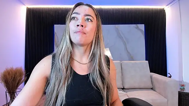 Snapshot of Alessia_Taylorr chatting on October 2025 11:29:01 AM Alessia Taylorr online show from October 2025 11:29:01 AM