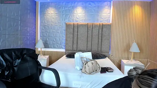 Snapshot of Alessia_Taylorr chatting on October 2025 12:05:01 PM Alessia Taylorr online show from October 2025 12:05:01 PM