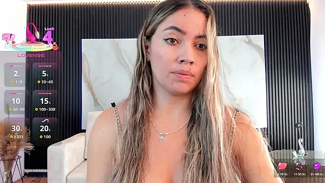 Snapshot of Alessia_Taylorr chatting on October 2025 01:03:02 PM Alessia Taylorr online show from October 2025 01:03:02 PM