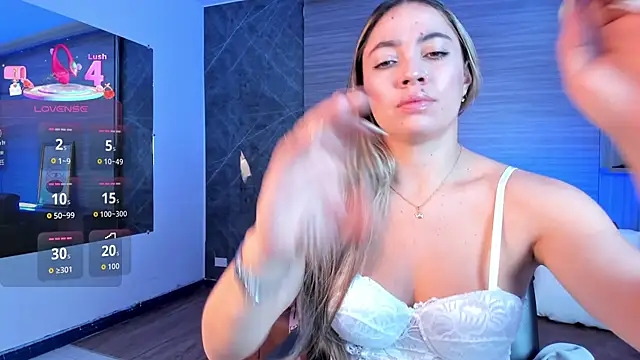 Snapshot of Alessia_Taylorr chatting on November 2025 12:27:02 PM Alessia Taylorr online show from November 2025 12:27:02 PM