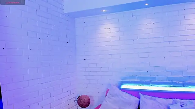 Snapshot of Alessia_Taylorr chatting on November 2025 12:30:01 PM Alessia Taylorr online show from November 2025 12:30:01 PM