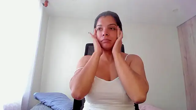 Snapshot of Sweetdreamses_ chatting on March 2026 02:02:02 PM Sweetdreamses online show from March 2026 02:02:02 PM