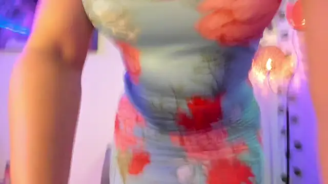 Snapshot of Camille_rose_ chatting on January 2025 01:48:01 AM Camille rose online show from January 2025 01:48:01 AM