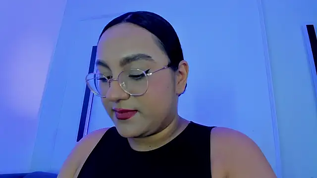 Snapshot of ellamontoya chatting on November 2025 01:10:01 PM ellamontoya online show from November 2025 01:10:01 PM