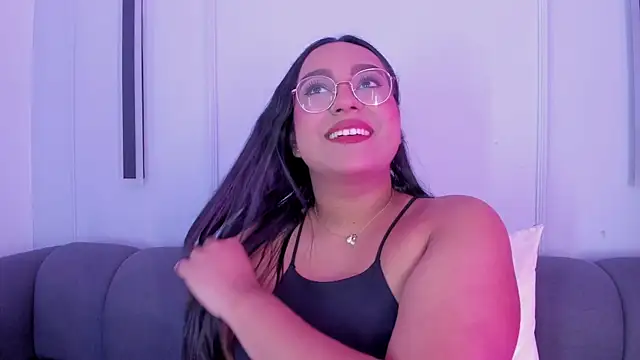 Snapshot of ellamontoya chatting on November 2025 11:31:01 AM ellamontoya online show from November 2025 11:31:01 AM