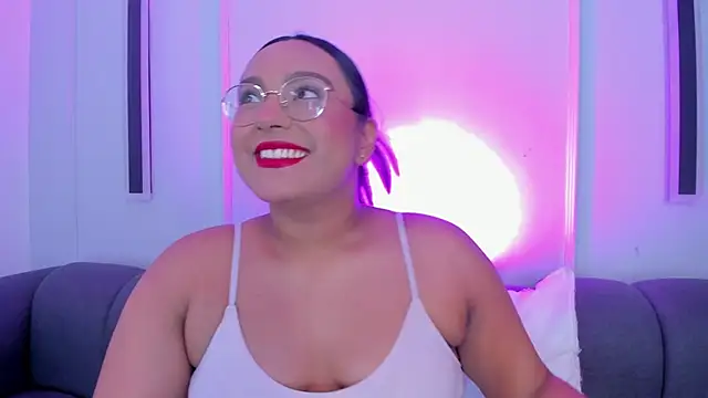 Snapshot of ellamontoya chatting on November 2025 01:33:02 PM ellamontoya online show from November 2025 01:33:02 PM