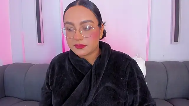 Snapshot of ellamontoya chatting on November 2025 11:54:02 AM ellamontoya online show from November 2025 11:54:02 AM