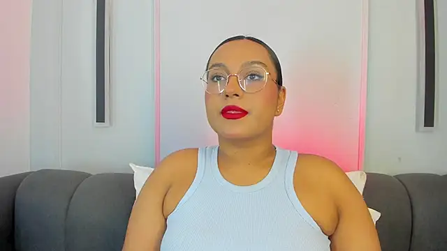 Snapshot of ellamontoya chatting on November 2025 11:54:02 AM ellamontoya online show from November 2025 11:54:02 AM