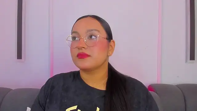 Snapshot of ellamontoya chatting on December 2025 12:03:02 PM ellamontoya online show from December 2025 12:03:02 PM