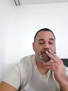 Snapshot of your_man85 chatting on February 2025 09:15:01 PM your man85 online show from February 2025 09:15:01 PM