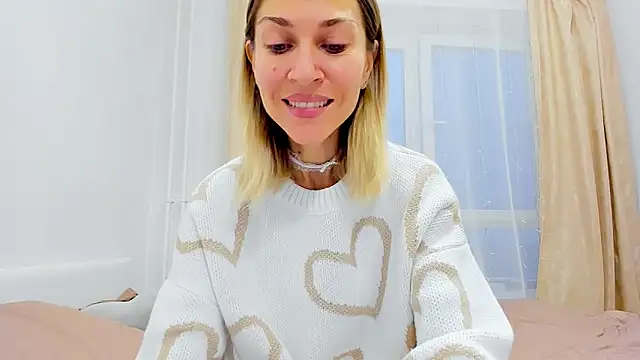 Snapshot of Mona_Cruz chatting on December 2024 05:16:01 AM Mona Cruz online show from December 2024 05:16:01 AM