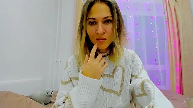 Snapshot of Mona_Cruz chatting on December 2024 05:18:02 AM Mona Cruz online show from December 2024 05:18:02 AM