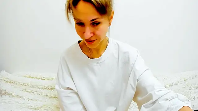 Snapshot of Mona_Cruz chatting on March 2025 08:16:02 PM Mona Cruz online show from March 2025 08:16:02 PM