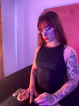 Snapshot of ValenGray chatting on September 2025 12:42:01 PM ValenGray online show from September 2025 12:42:01 PM