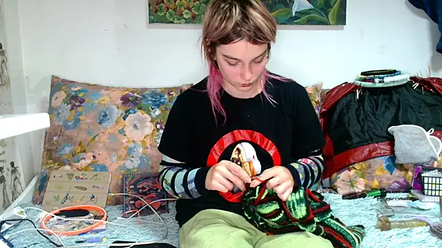 Sophie Bell online show from October 2025 05:35:01 PM