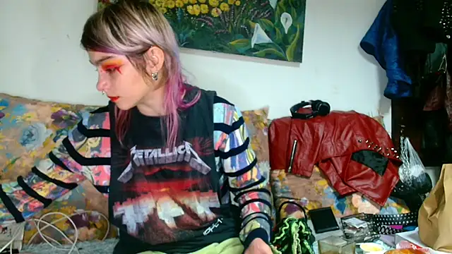 Sophie Bell online show from October 2025 05:26:02 PM