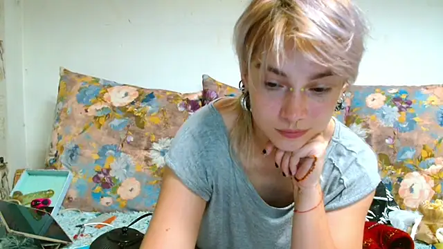 Sophie Bell online show from July 2026 07:31:01 PM