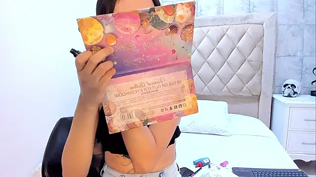 Snapshot of MelodyBliss chatting on November 2025 09:03:01 PM MelodyBliss online show from November 2025 09:03:01 PM