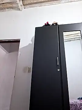 Mia-funny20 online show from December 2025 03:17:01 PM