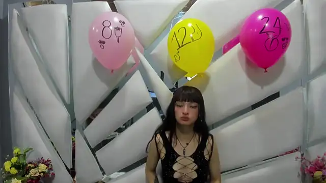 Aurora 18 online show from December 2024 05:46:01 PM