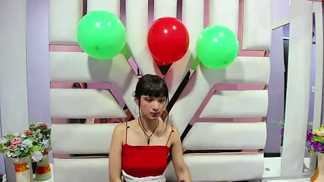 Aurora 18 online show from December 2024 05:07:02 PM