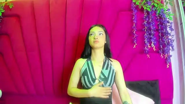 Aurora 18 online show from October 2025 02:39:02 PM