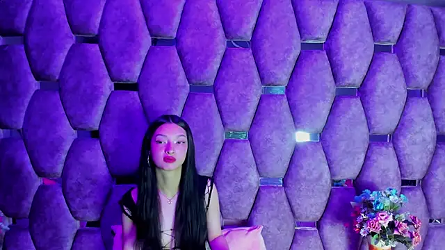 Snapshot of Aurora_18 chatting on December 2025 02:25:01 PM Aurora 18 online show from December 2025 02:25:01 PM