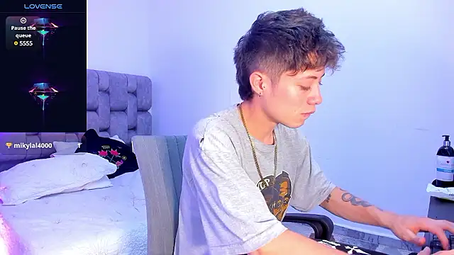 Snapshot of MarcusCollinss_ chatting on December 2024 03:19:01 PM MarcusCollinss online show from December 2024 03:19:01 PM