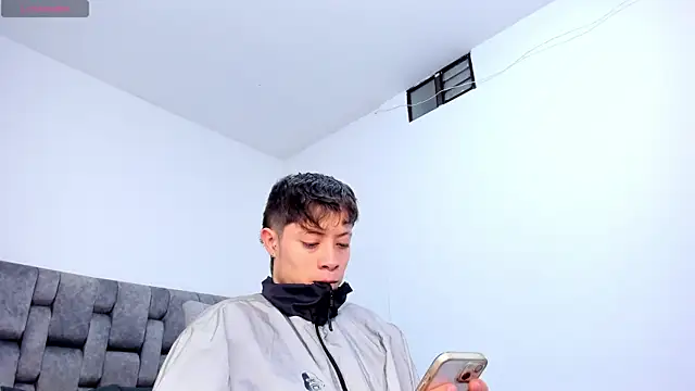 Snapshot of MarcusCollinss_ chatting on December 2024 12:16:01 PM MarcusCollinss online show from December 2024 12:16:01 PM