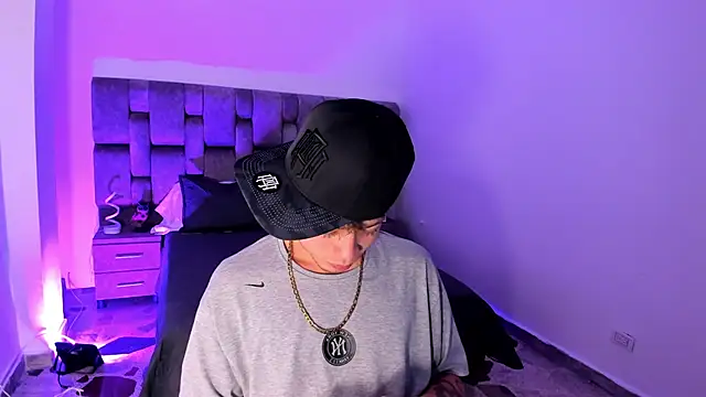 Snapshot of MarcusCollinss_ chatting on December 2024 06:20:02 PM MarcusCollinss online show from December 2024 06:20:02 PM