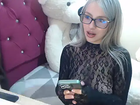 MOLLY4444 online show from February 2026 08:52:01 PM