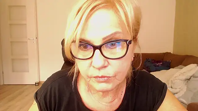 amberdoll4u online show from March 2025 02:22:01 PM