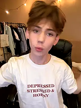 Ohnosashaa online show from November 2025 01:33:01 PM