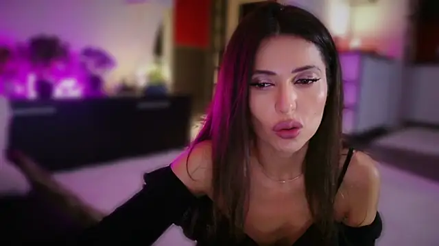 Snapshot of MissSmiley26 chatting on November 2025 09:28:01 PM MissSmiley26 online show from November 2025 09:28:01 PM